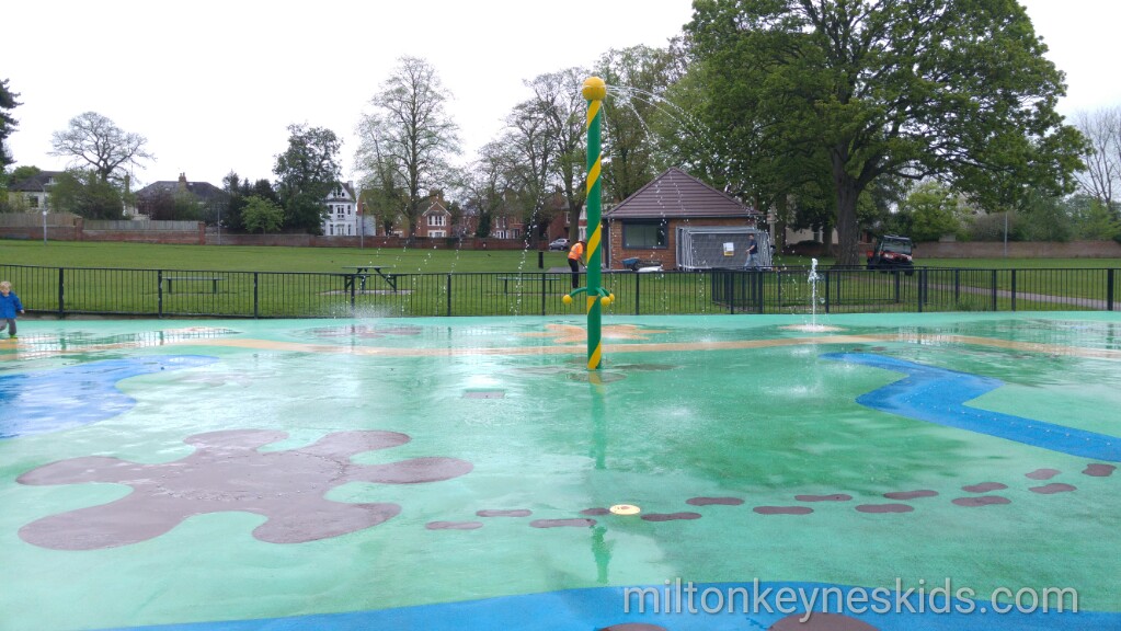 Leighton Buzzard splash park Milton Keynes Kids