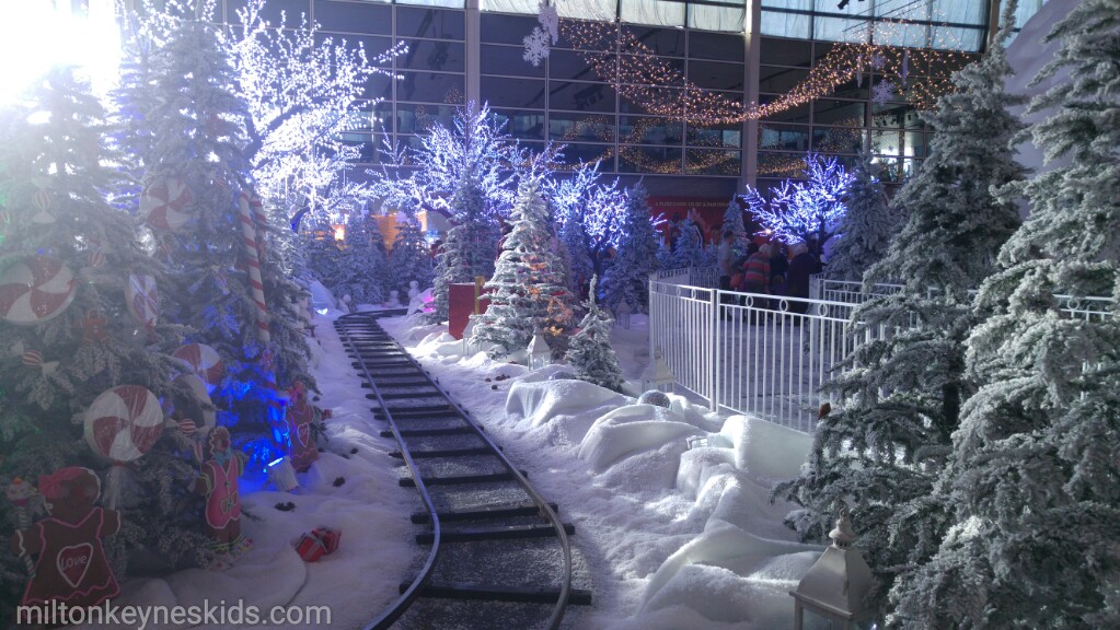 Centre MK Christmas display