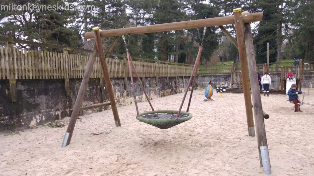swing at Sywell Country Park