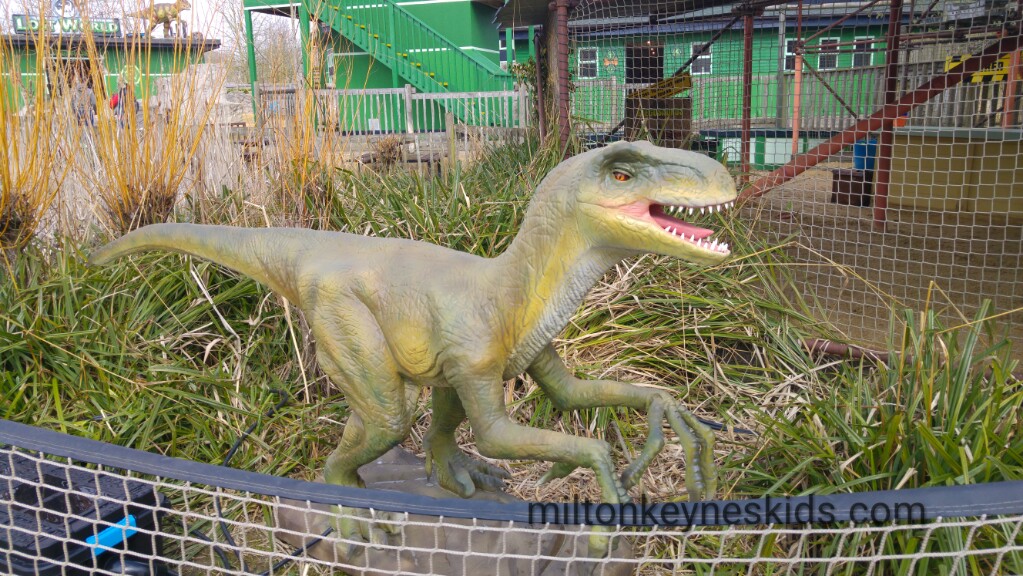 animatronic dinosaurs at Gulliver's dinosaur and farm park