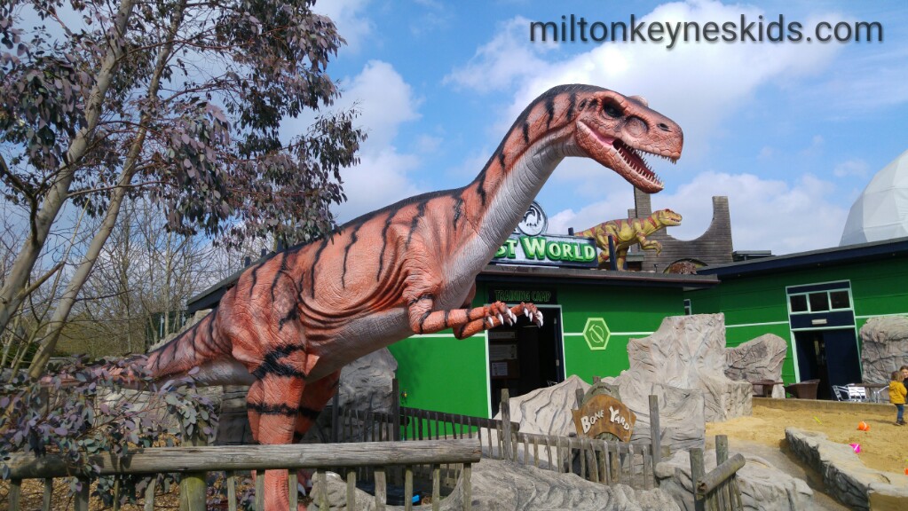 animatronic dinosaurs Gulliver's Dinosaur and farm park