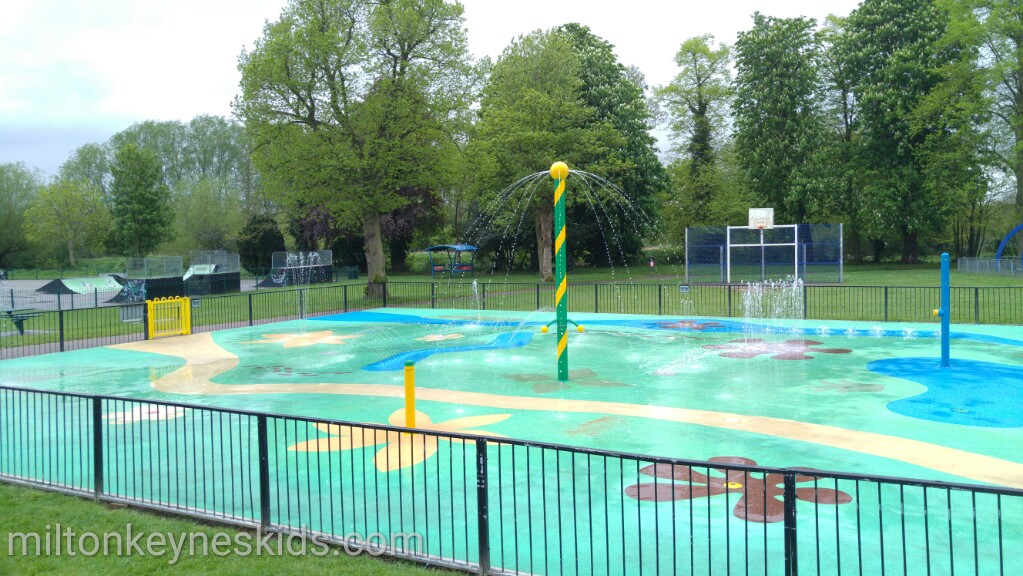 Leighton Buzzard splash park