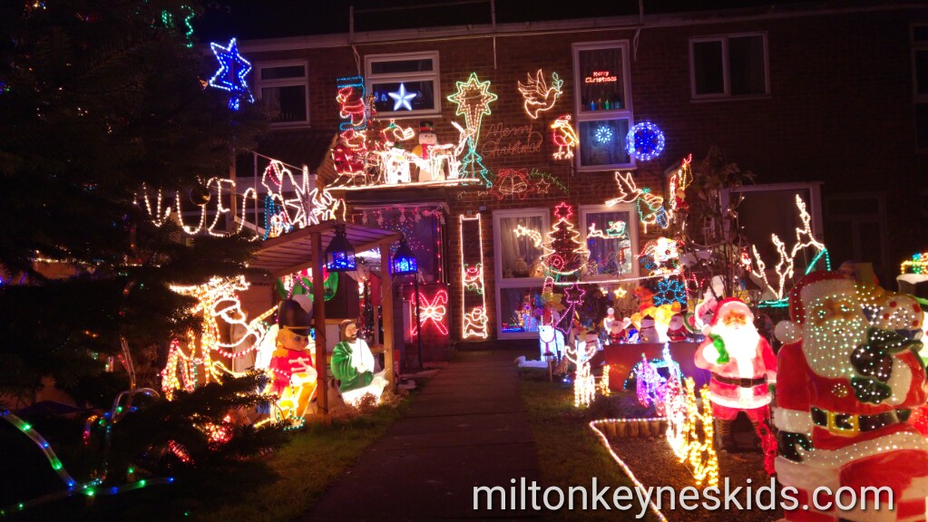 Incredible Christmas lights in Marston Moretaine, Bedfordshire for Emily’s Star