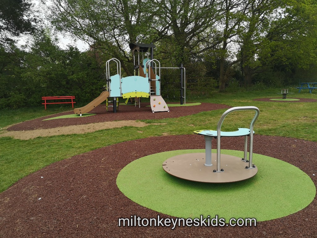 Roundabout and climbing frame 